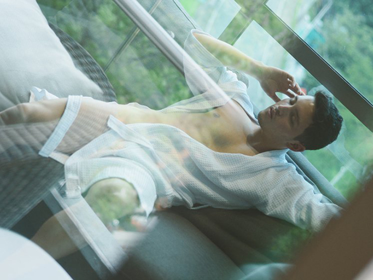 LIKE AT HOME – Editorial Para The Eroticco Magazine